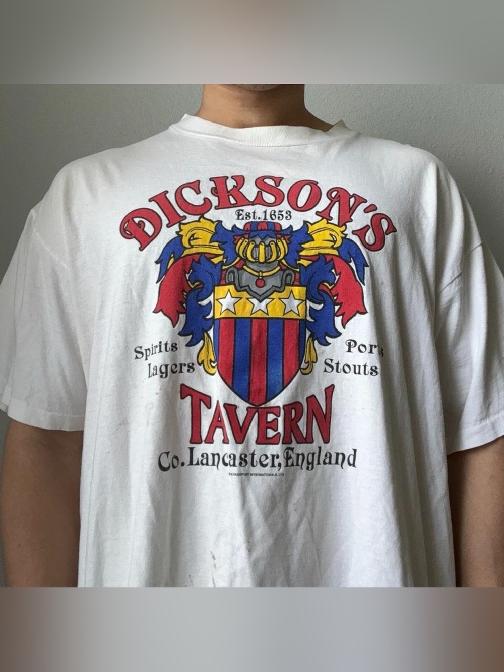 Vintage 1992 Dickson's Tavern England Graphics White Single Stitched Tee